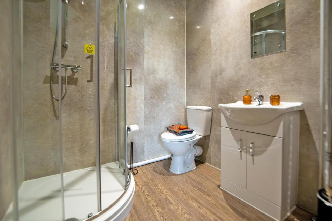 Entire Venue With Accommodation Sleeps Up To 19 - Waterfall Country Escape Wales Coelbren Bagian luar foto